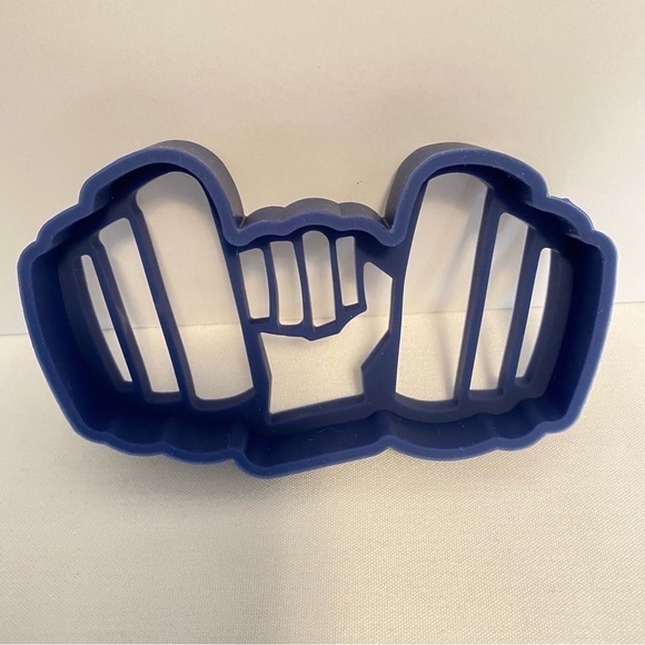 Disney Encanto 3 Piece Silicone Breakfast Molds And 3 Magnets New Without Tags - Picture 7 of 10